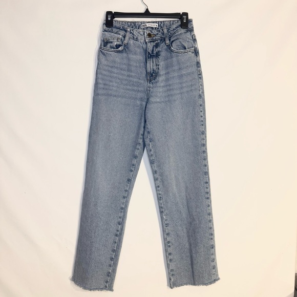 Zara Denim - Zara High-Rise Light Wash Distressed Straight Leg Jeans – Size 2 Mom Jeans